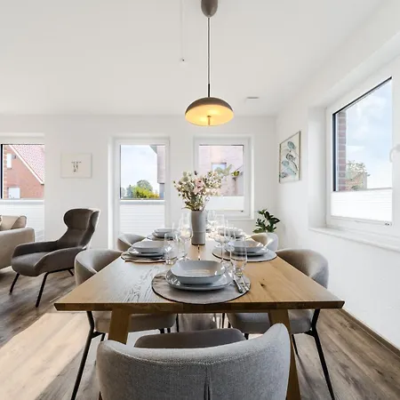 Feriehus Kuesten Haus Grachtenwinkel Direkte Wasserlage, 2 Terrassen, 106qm, Neubaugebiet Greetsiel