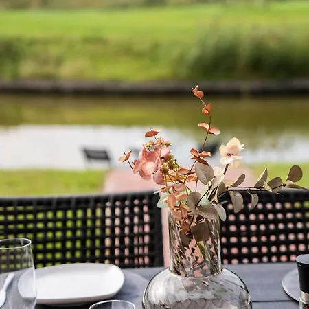 Feriehus Kuesten Haus Grachtenwinkel Direkte Wasserlage, 2 Terrassen, 106qm, Neubaugebiet Greetsiel