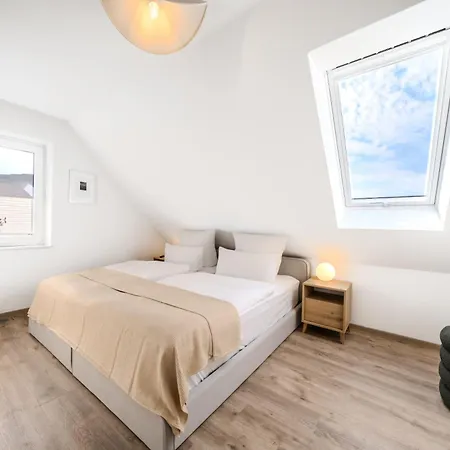 Feriehus Kuesten Haus Grachtenwinkel Direkte Wasserlage, 2 Terrassen, 106qm, Neubaugebiet *