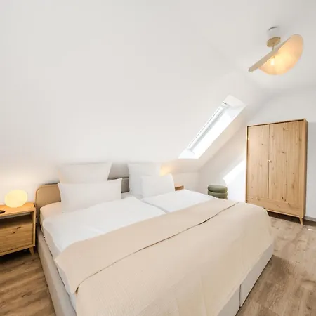 Feriehus Kuesten Haus Grachtenwinkel Direkte Wasserlage, 2 Terrassen, 106qm, Neubaugebiet *