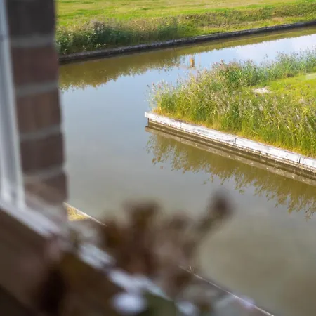 Feriehus Kuesten Haus Grachtenwinkel Direkte Wasserlage, 2 Terrassen, 106qm, Neubaugebiet Greetsiel