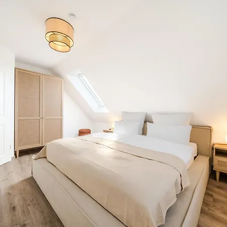 Feriehus Kuesten Haus Grachtenwinkel Direkte Wasserlage, 2 Terrassen, 106qm, Neubaugebiet