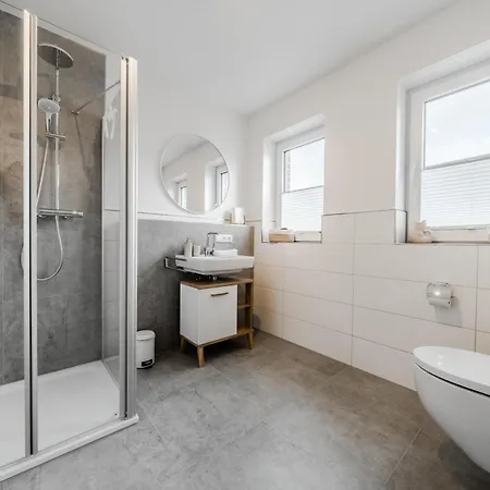 Haus Grachtenwinkel Direkte Wasserlage, 2 Terrassen, 106qm, Neubaugebiet Greetsiel