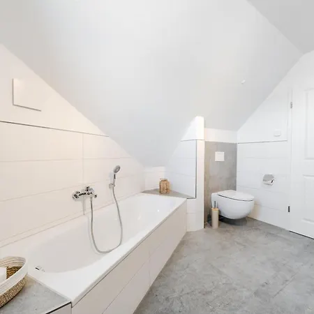 Haus Grachtenwinkel Direkte Wasserlage, 2 Terrassen, 106qm, Neubaugebiet * Greetsiel