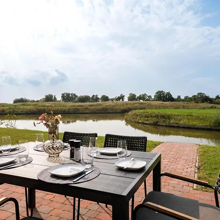 Feriehus Kuesten Haus Grachtenwinkel Direkte Wasserlage, 2 Terrassen, 106qm, Neubaugebiet Greetsiel