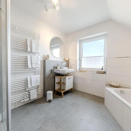 Haus Grachtenwinkel Direkte Wasserlage, 2 Terrassen, 106qm, Neubaugebiet Ferienhaus