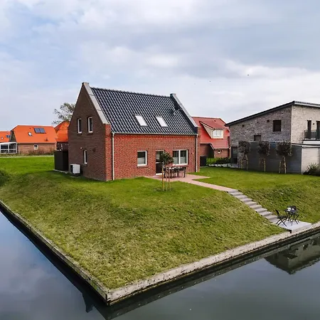 Haus Grachtenwinkel Direkte Wasserlage, 2 Terrassen, 106qm, Neubaugebiet * Greetsiel