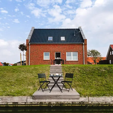 Kuesten Haus Grachtenwinkel Direkte Wasserlage, 2 Terrassen, 106qm, Neubaugebiet * Greetsiel