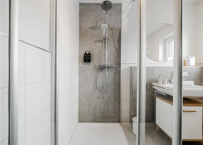 Kuesten Haus Grachtenwinkel Direkte Wasserlage, 2 Terrassen, 106qm, Neubaugebiet Dom wakacyjny *
