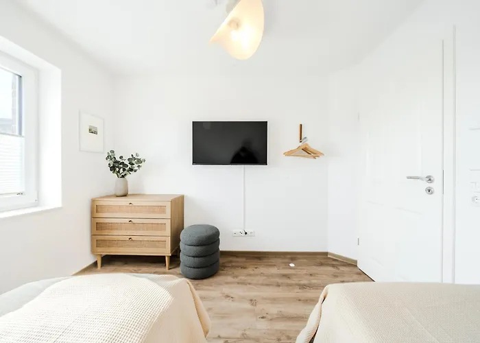 Dom wakacyjny Kuesten Haus Grachtenwinkel Direkte Wasserlage, 2 Terrassen, 106qm, Neubaugebiet