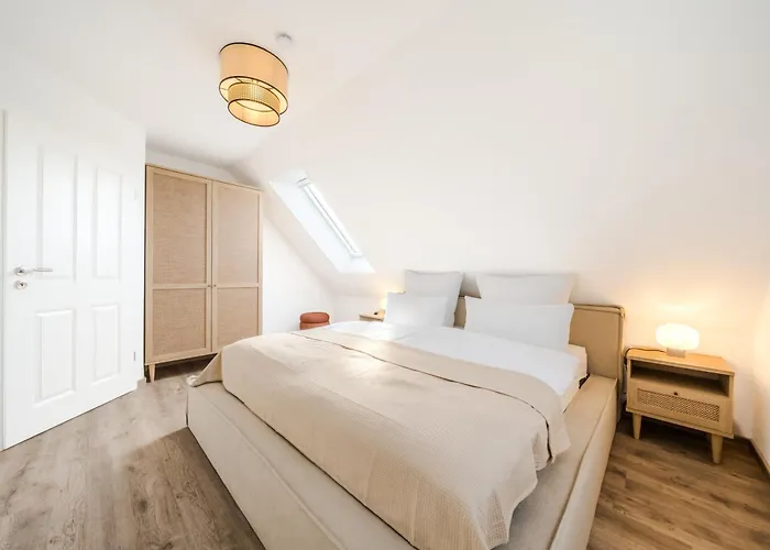 Dom wakacyjny Kuesten Haus Grachtenwinkel Direkte Wasserlage, 2 Terrassen, 106qm, Neubaugebiet