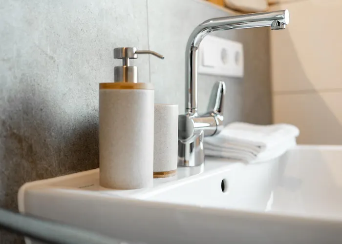 Kuesten Haus Grachtenwinkel Direkte Wasserlage, 2 Terrassen, 106qm, Neubaugebiet Dom wakacyjny